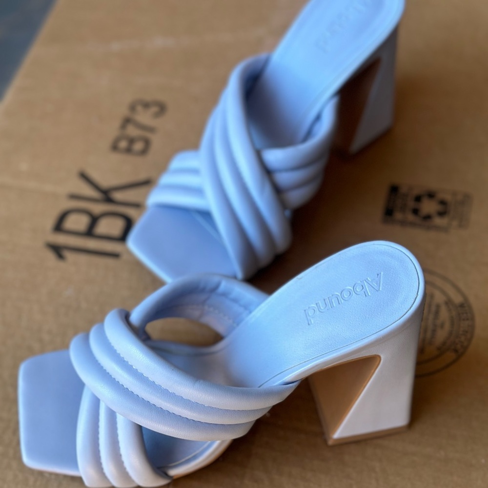 Abound blue heels 🩵 size 6
